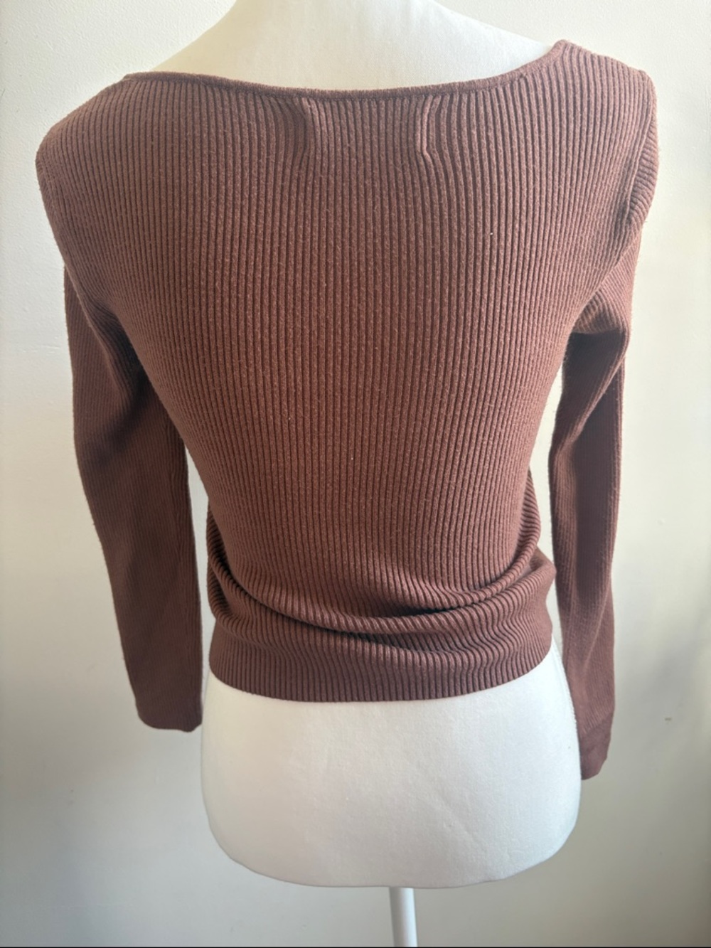 Abercrombie & Fitch Brown Ribbed V-Neck Sweater - Picture 3 of 4